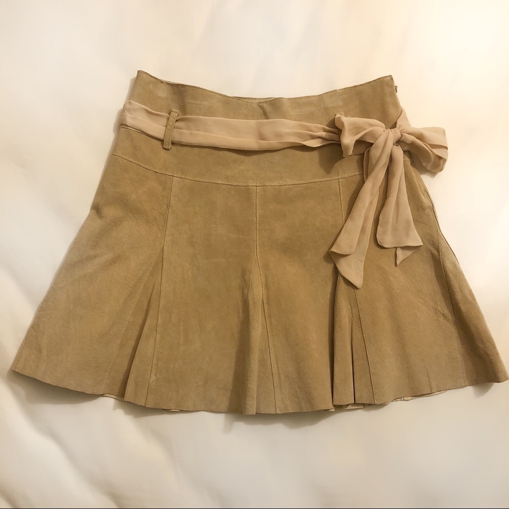 Bebe REAL Suede Tan Flared Mini Skirt sz 6